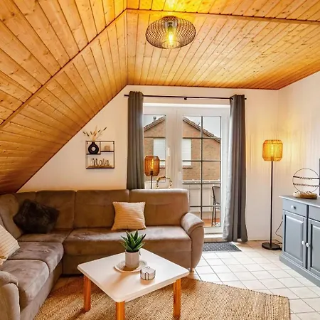 Huebsche Ferienwohnung In Nessmersiel, Mit Balkon, Wlan, Haustiere Gestattet. *