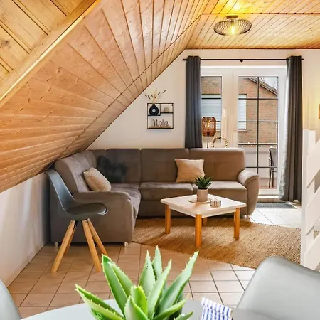 Апартаменты Huebsche Ferienwohnung In Nessmersiel, Mit Balkon, Wlan, Haustiere Gestattet. Несмерзиль